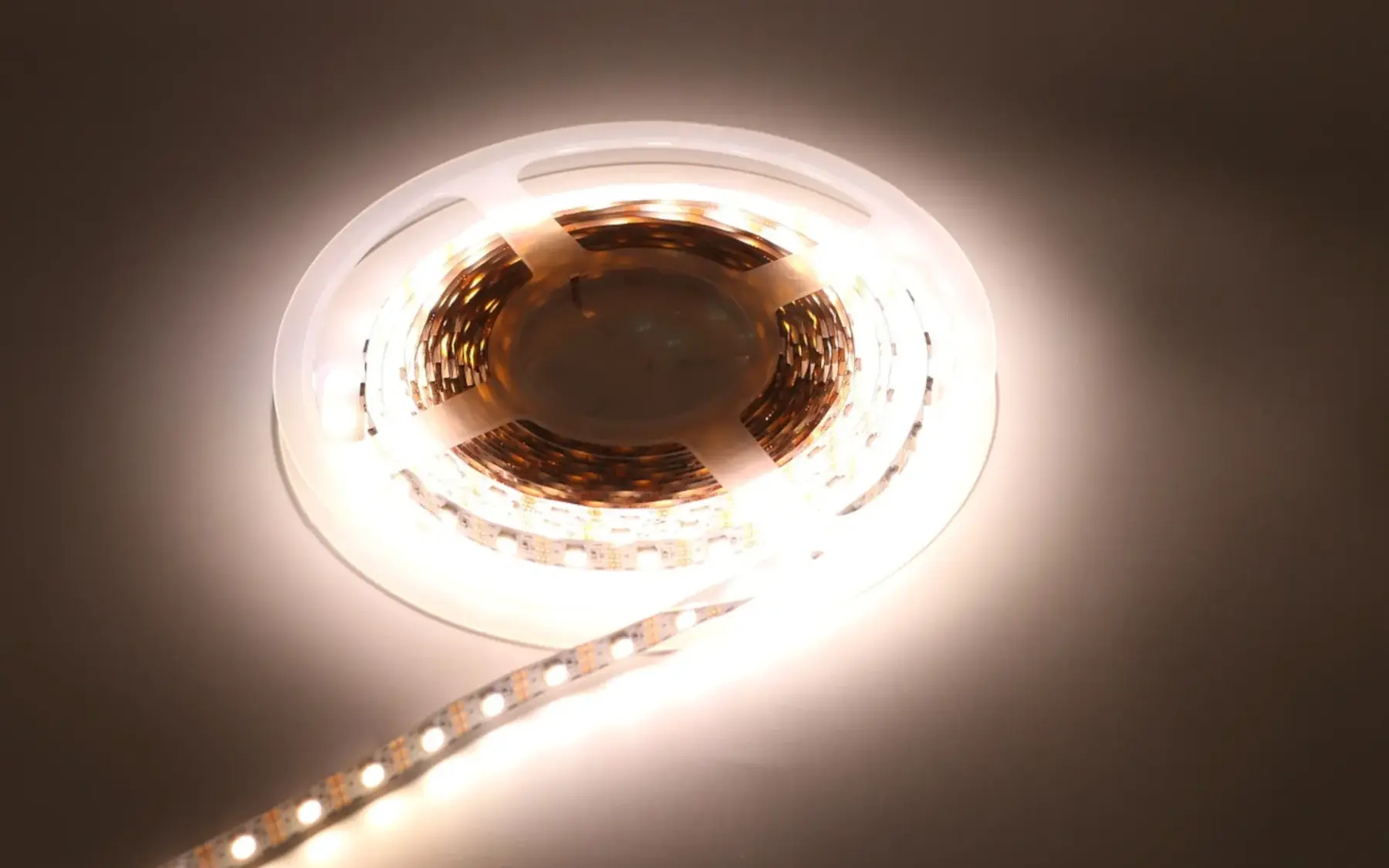 LED срещу традиционно осветление: Предимства и недостатъци.